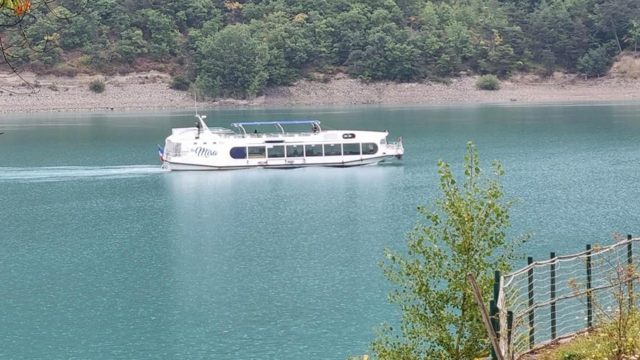 Gite Proche Des Passerelles Et Du Lac De Monteynard Saint-Martin-de-la-Cluze Exterior photo